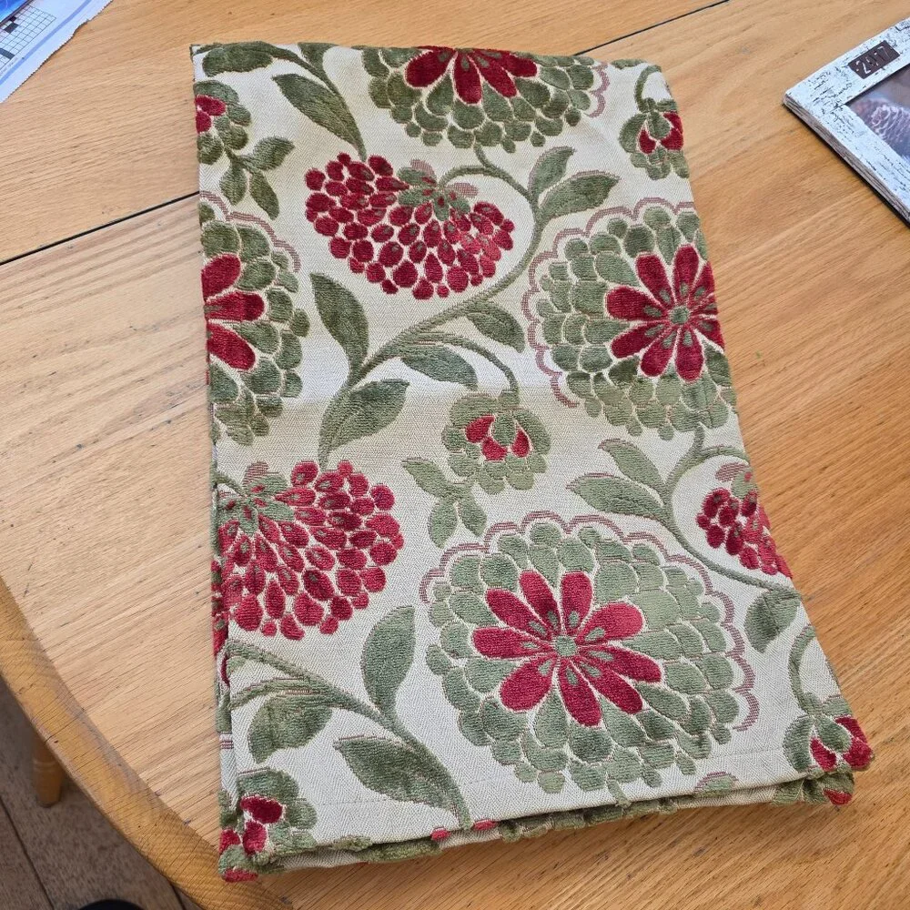Vintage Crate & Barrel Jacquard Ophelia Table Runner 14 x 90